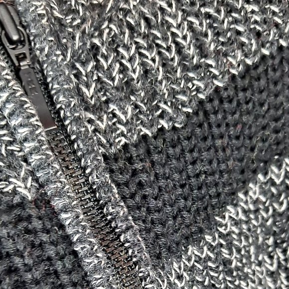 Victoria's Secret Black Striped Sweater Sz XL/TG - Picture 5 of 7